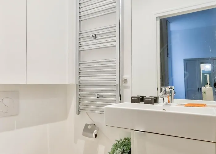 New & Design In The Heart Of Le Marais *