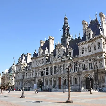New & Design In The Heart Of Le Marais Paryż