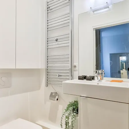 New & Design In The Heart Of Le Marais *